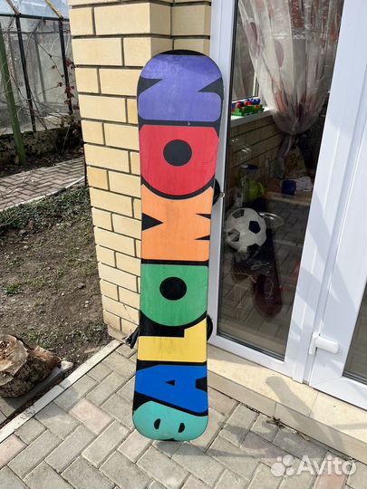Сноуборд с креплениями