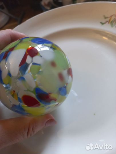 Стеклянное яблоко