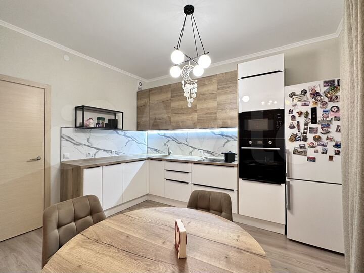 2-к. квартира, 54 м², 8/8 эт.