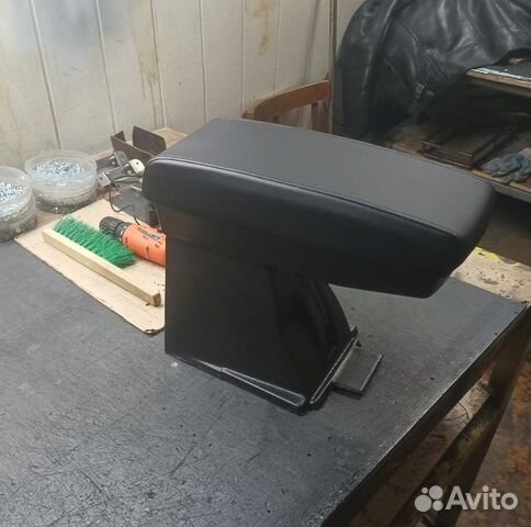 Подлокотник LADA niva