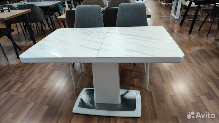 Стол кухонный