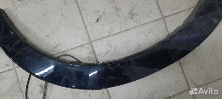 Накладка крыла пер. П. Mitsubishi Pajero 4/2006