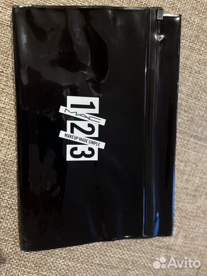 Mac make up made simple новая лаковая косметичка