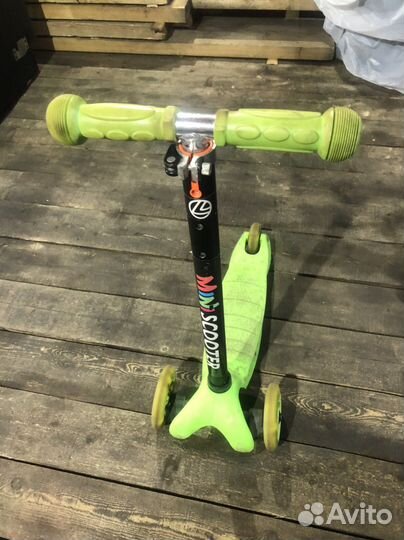 Самокат детский трехколесный светящиеся колеса