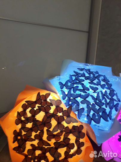 Светящиеся букеты из бабочек