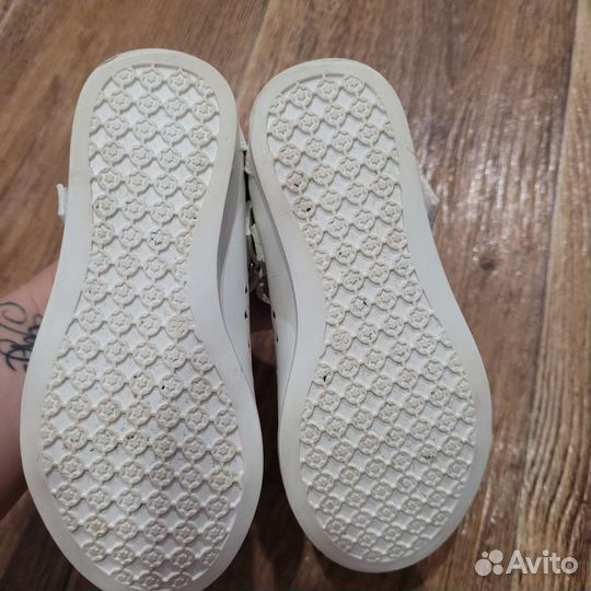 Туфли для девочки 25р