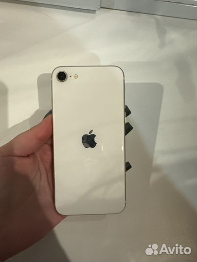 iPhone SE, 64 ГБ