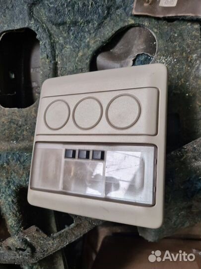 Плафон подсветки салона Land Rover Discovery 3 2.7