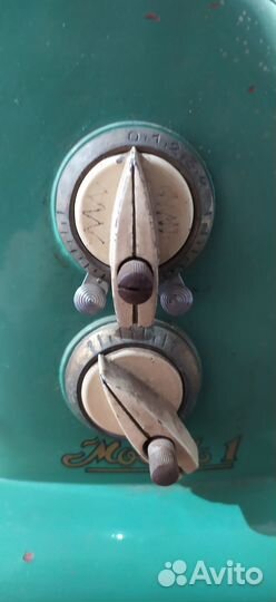 Раритетная швейная машинка, рабочая