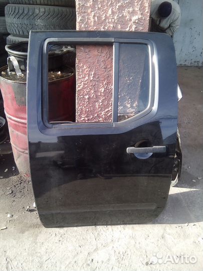 Дверь задняя левая Ниссан Навара