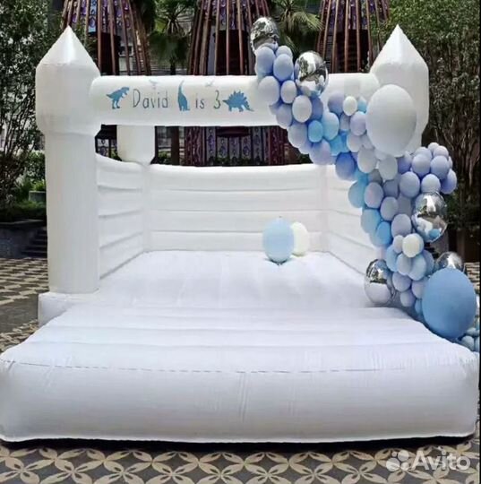 Аренда надувного батута белый замок