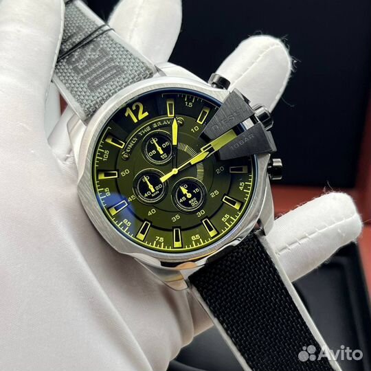 Стильные часы Diesel