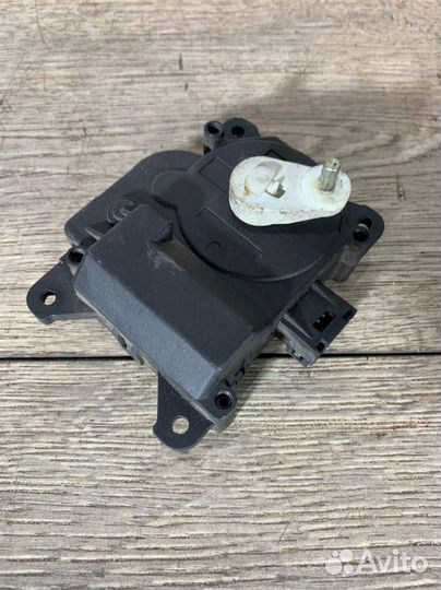Моторчик привода заслонок отопителя Chery Tiggo