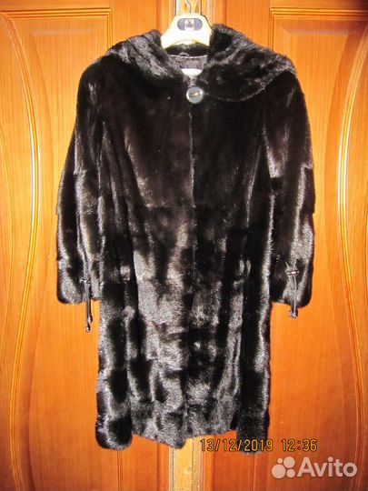 Шуба норковая чёрная с капюшоном