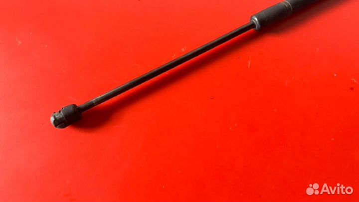 Амортизатор капота Opel Astra H 1.6 Z16XEP 2007