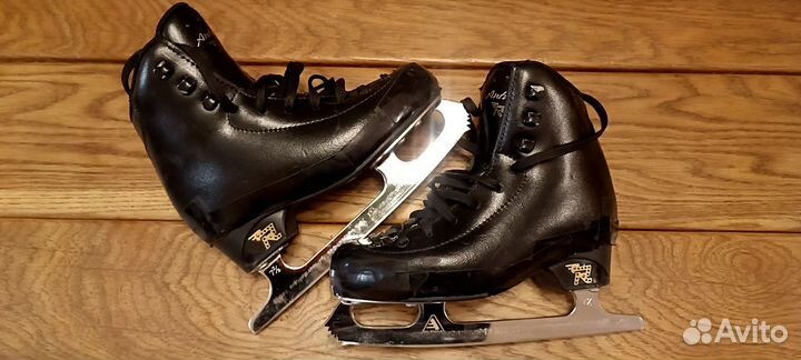 Фигурные коньки risport 205