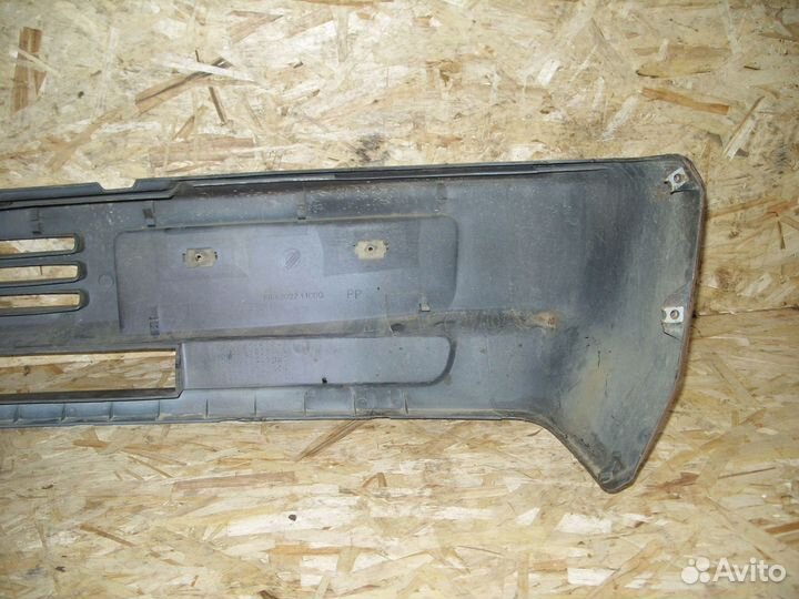 Бампер передний Nissan Largo C22 Серыйцарапины