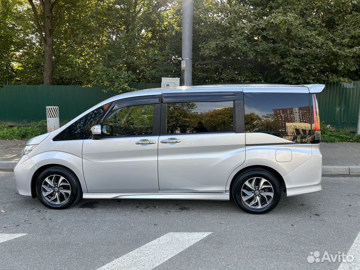 Honda Stepwgn, 2015