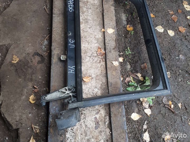 Задняя правая рамка двери ауди а4 б6