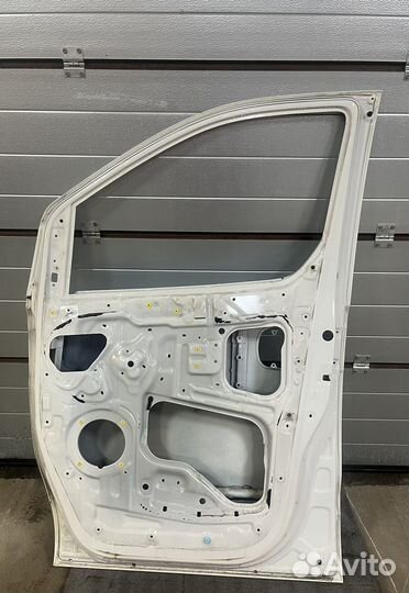 Дверь передняя правая hyundai H1 2018