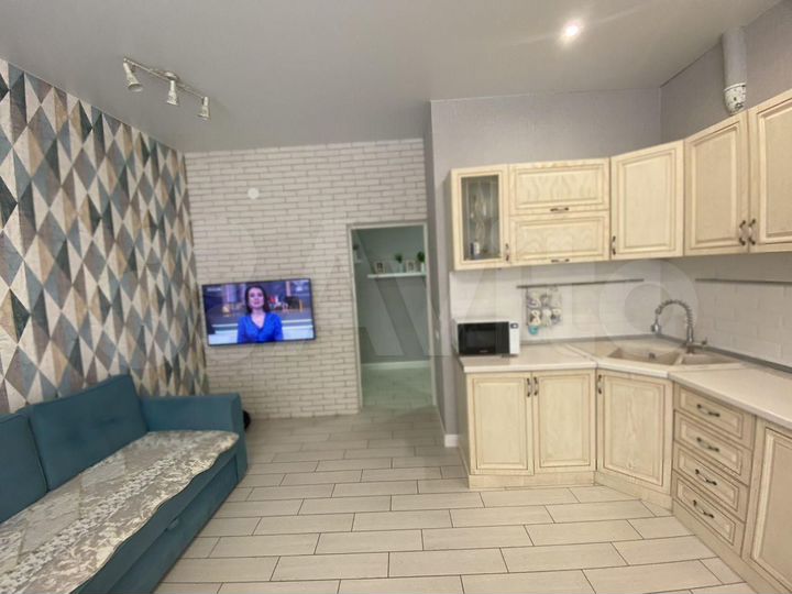 2-к. квартира, 83 м², 1/4 эт.