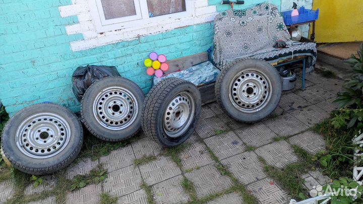 Колеса зимние 195.60.15 yokohama ice guard F-700Z