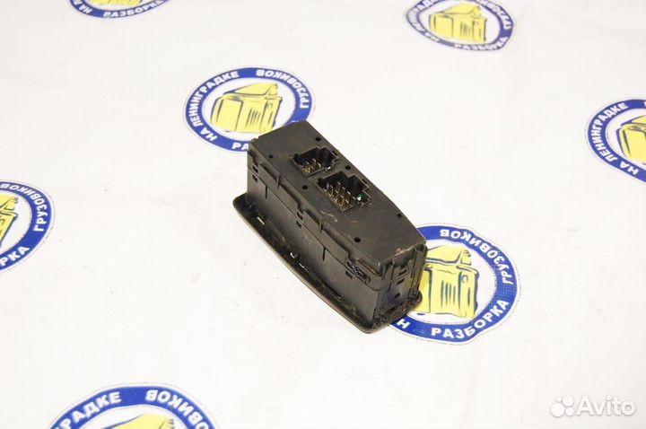 Пульт управления стеклоподъемниками левый 81258067