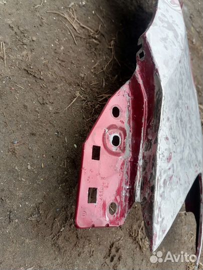 Крыло на Фольксваген Поло седан