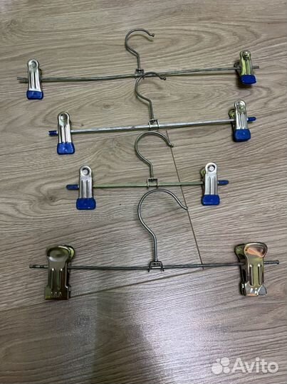 Вешалки металлические под брюки