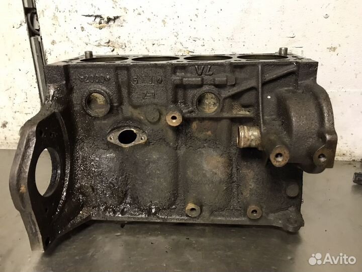 Блок цилиндров пустой Z16XE 1.6 Opel Astra G