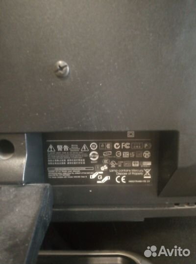 Монитор hp 17 дюймов. Квадратный