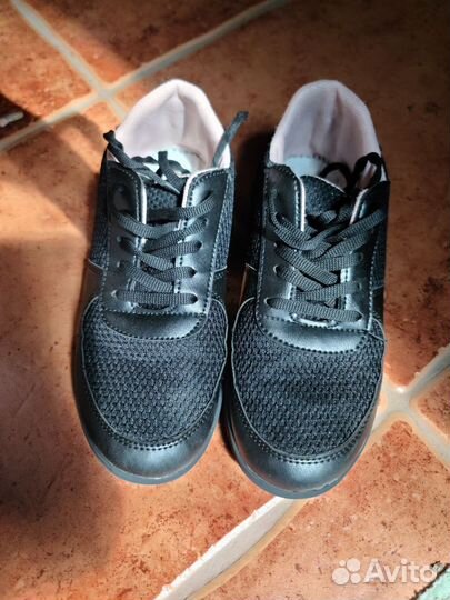 Кроссовки 36