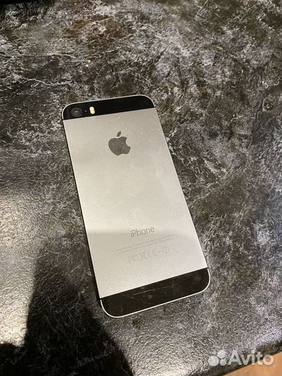 Телефон iPhone 5s