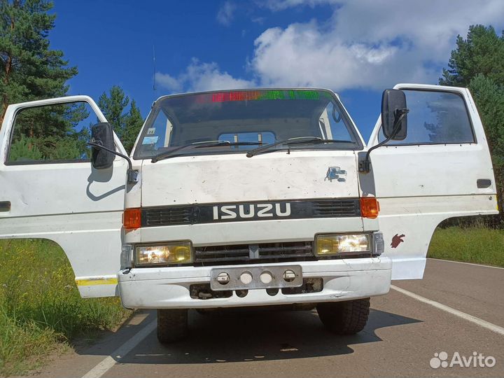 Isuzu Elf, 1990
