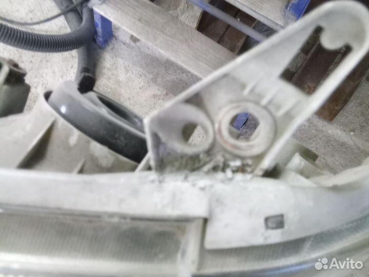 Фара левая на короллу 121 кузов