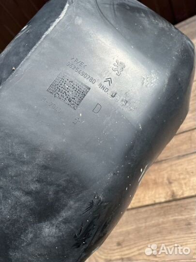 Подкрылок задний правый Citroen Berlingo