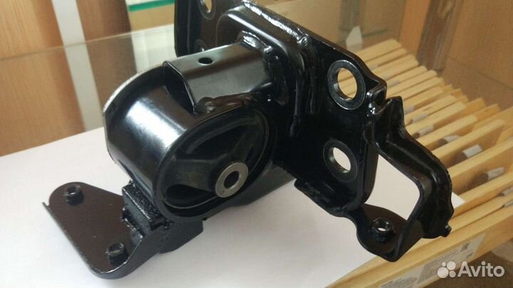 Опора/Подушка двигателя левая rav 4