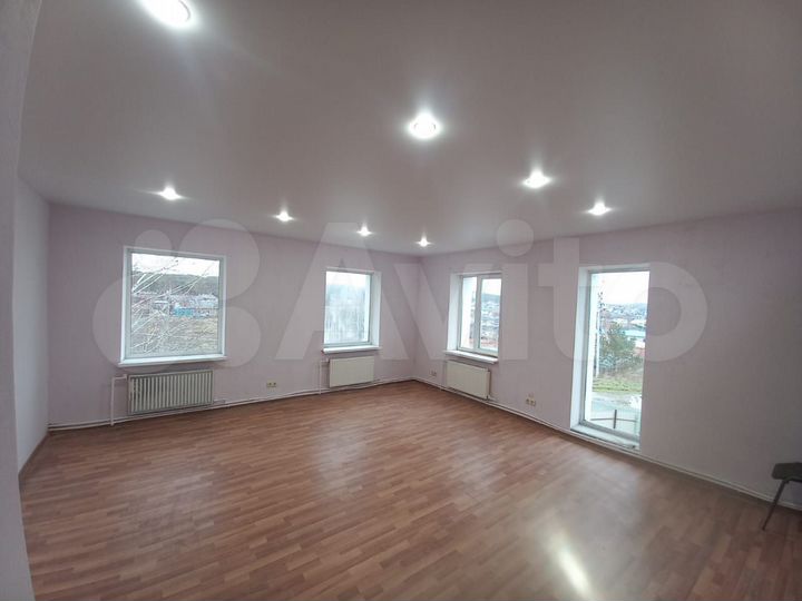 Продам базу с арендатором в Г. Щите, 1060 м²