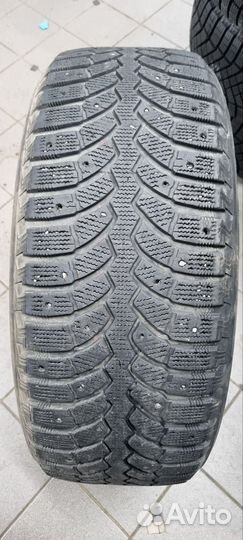 Bridgestone Blizzak Spike-01 225/55 R18 98T