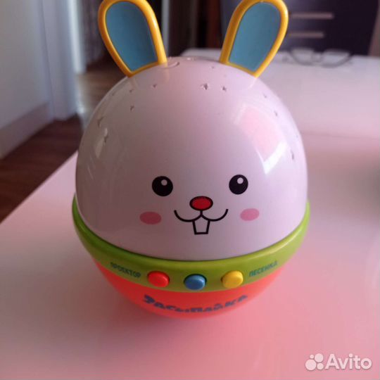 Неваляшка музыкальная, светится в темноте