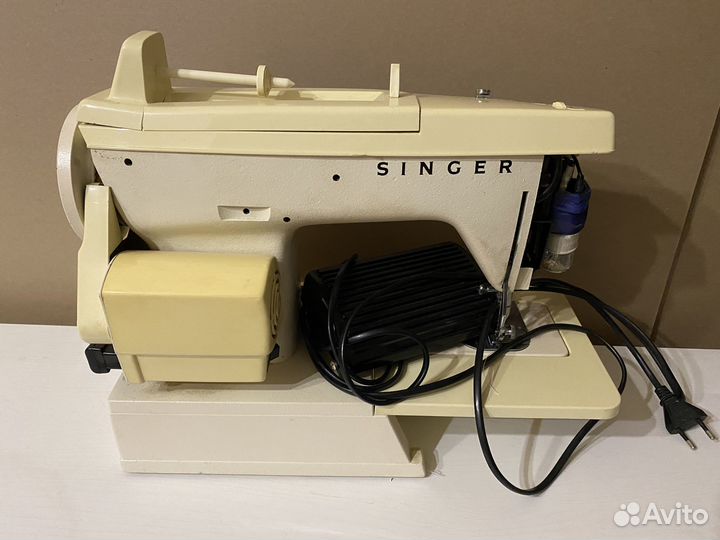 Продам машинку zinger