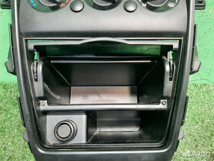 Панель управления отопителя Suzuki SX4 2007