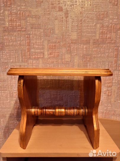 Стульчик деревянный