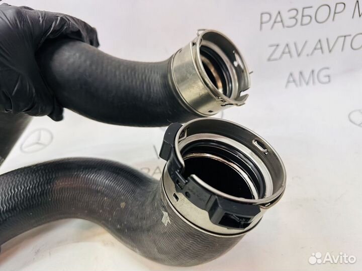 Патрубок интеркулера справа слева Mercedes OM642
