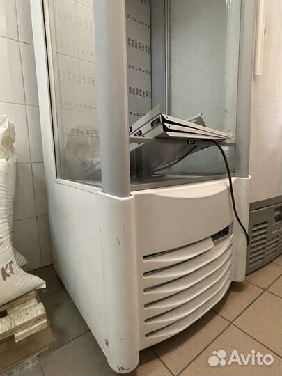 Витринный холодильник