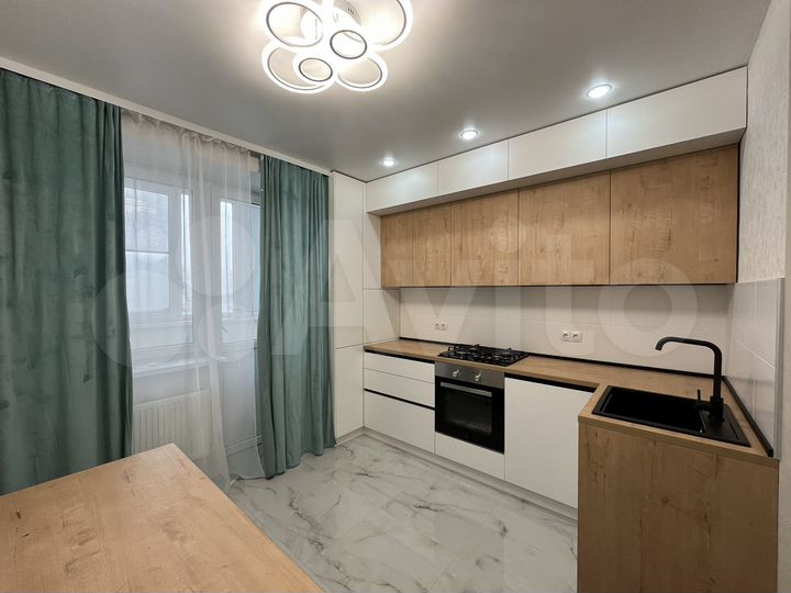 2-к. квартира, 64 м², 14/16 эт.