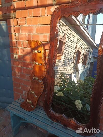 Зеркало в раме с вешалкой ручной работы