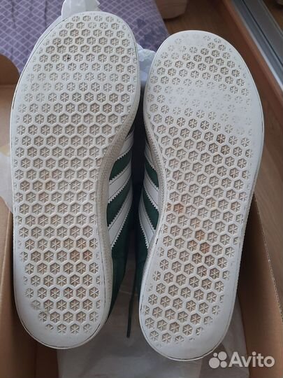 Кроссовки adidas. 40 размер