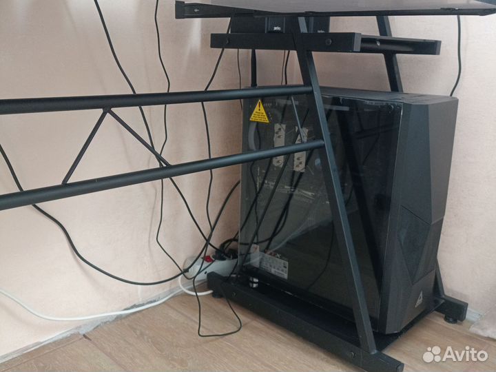 Компьютерный стол лофт