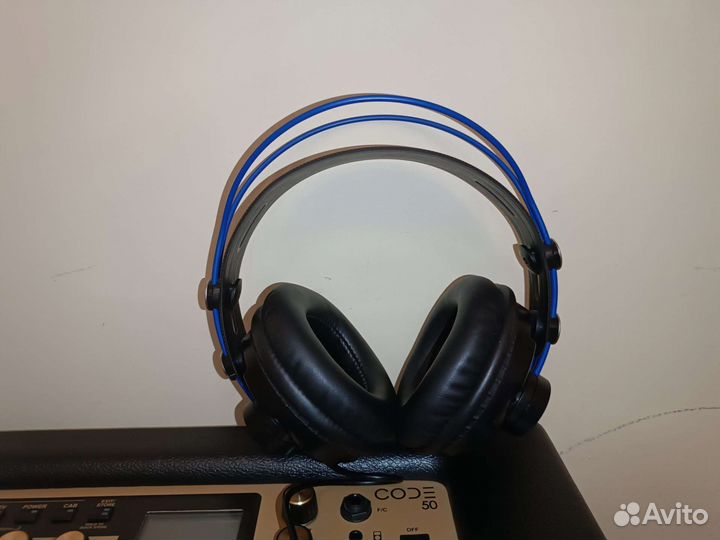 Электрогитара yamaha erg 121 +комбик Машалл 50